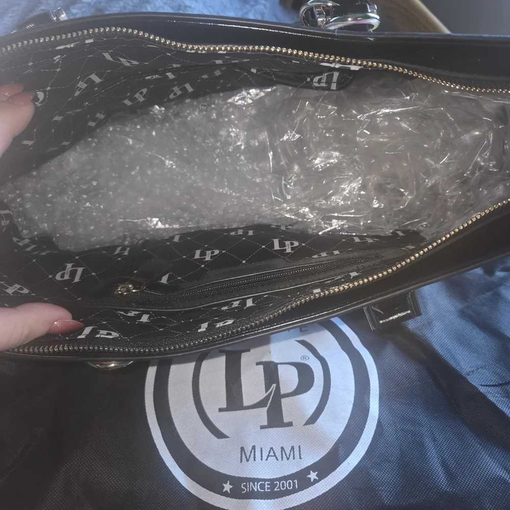 La Philipe Pink Graphic Tote Bag - Picture 6 of 6